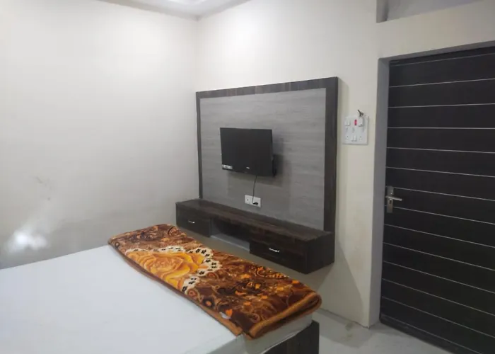 Goroomgo Banaras Residency Varanasi