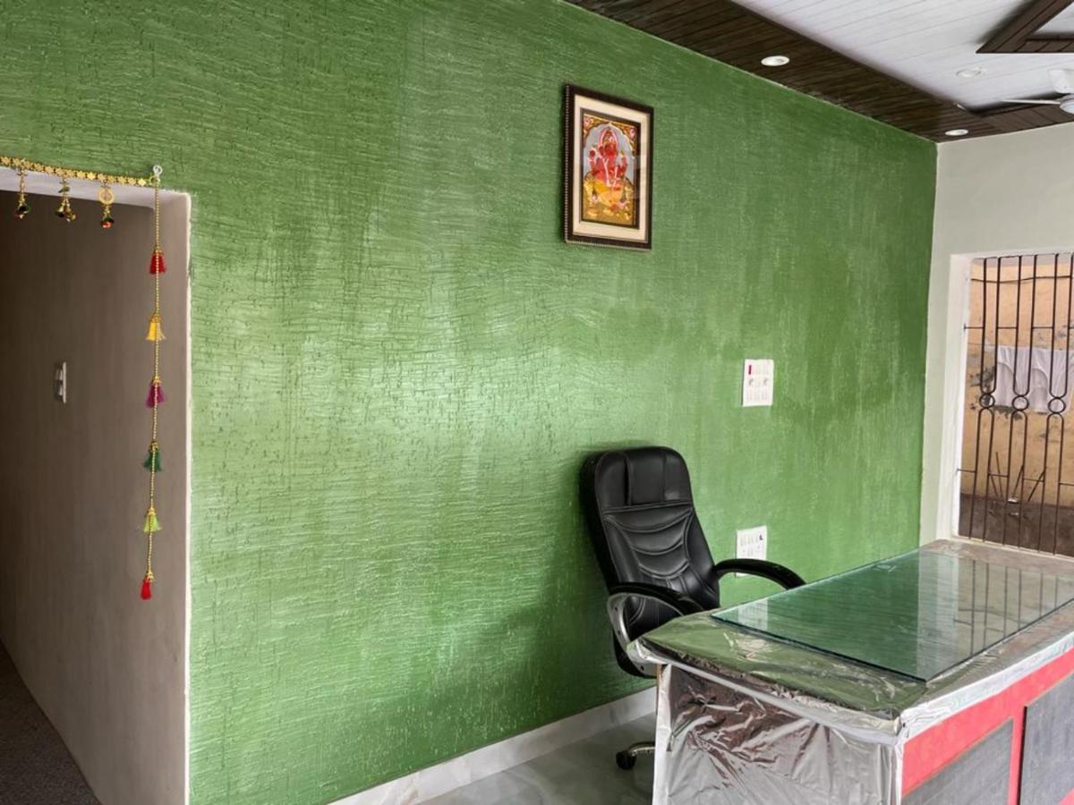 Goroomgo Banaras Residency Hotel 3*