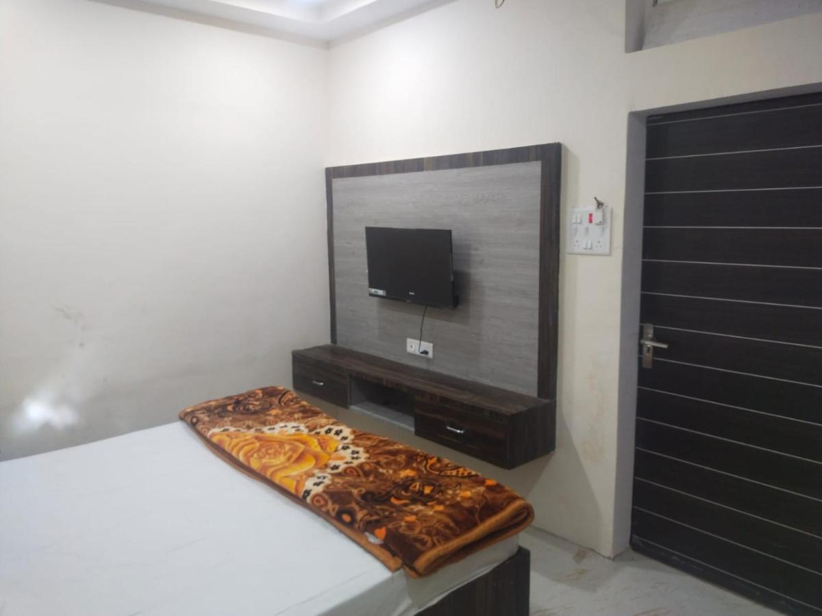 Goroomgo Banaras Residency 3*