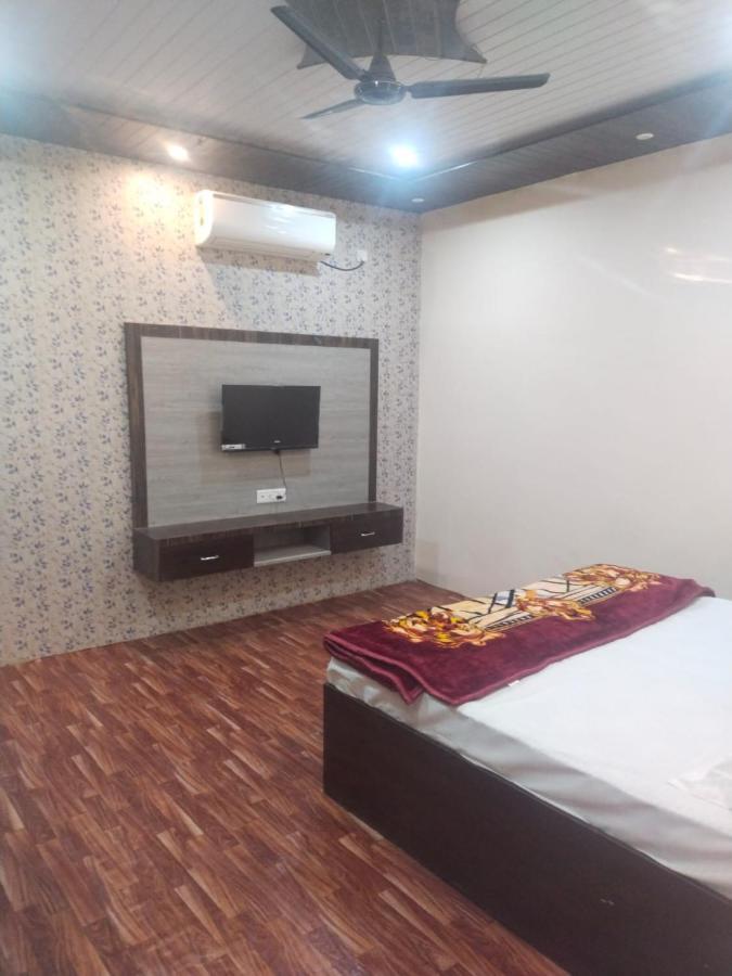 Goroomgo Banaras Residency
