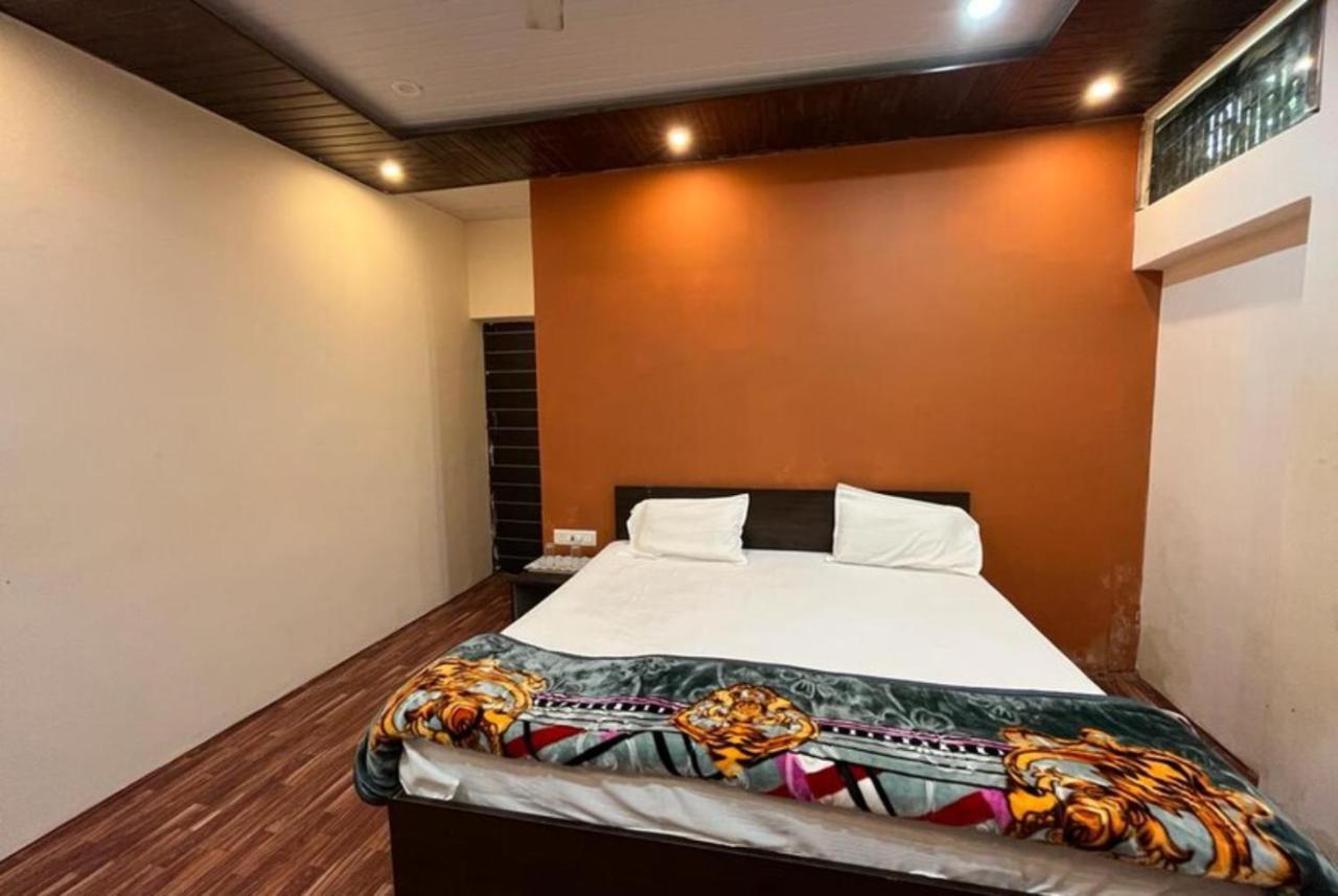 Goroomgo Banaras Residency Varanasi