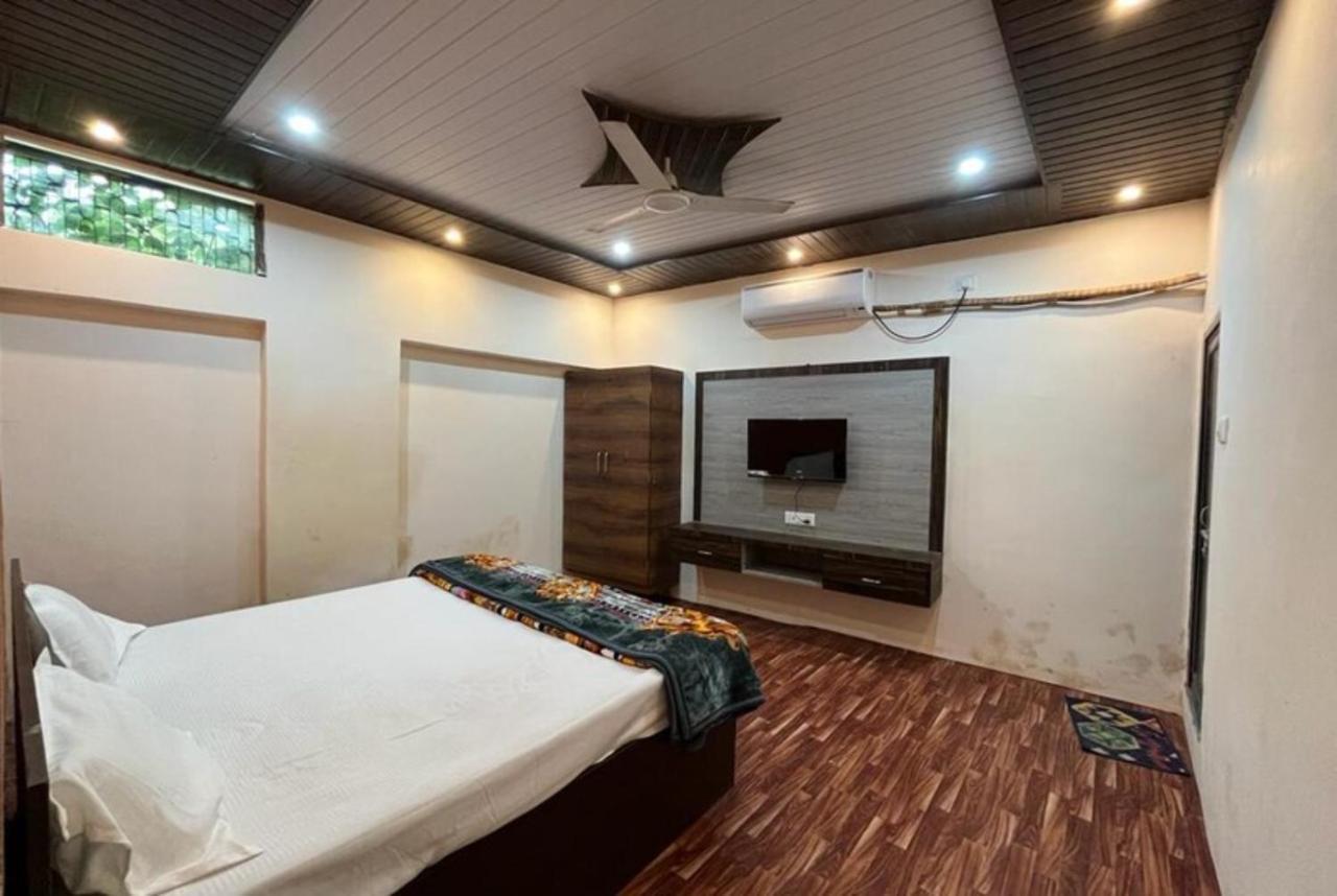 Goroomgo Banaras Residency Hotel Varanasi